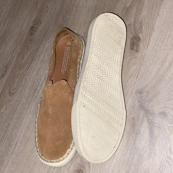 TOMS shoes, size 8.5, tan, only worn once! - Picture 3 of 3